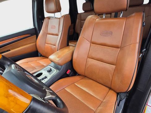 Used 2012 Jeep Grand Cherokee Overland AWD/4WD image 12