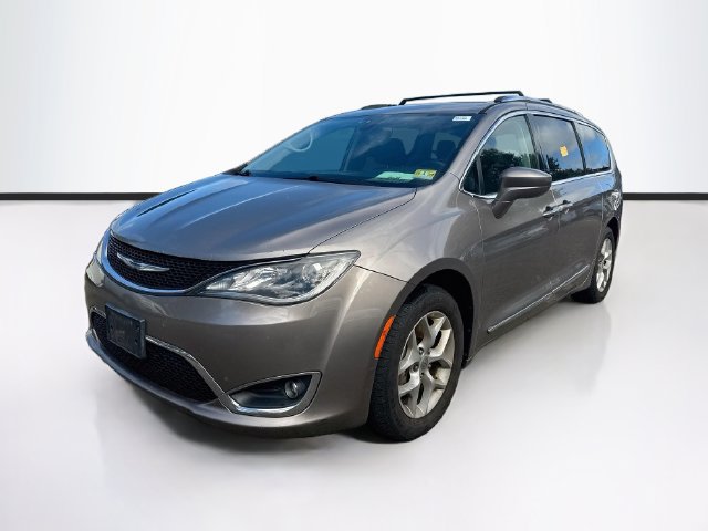 Used 2017 Chrysler Pacifica Touring-L Plus w/ Tire & Wheel Group FWD image 3