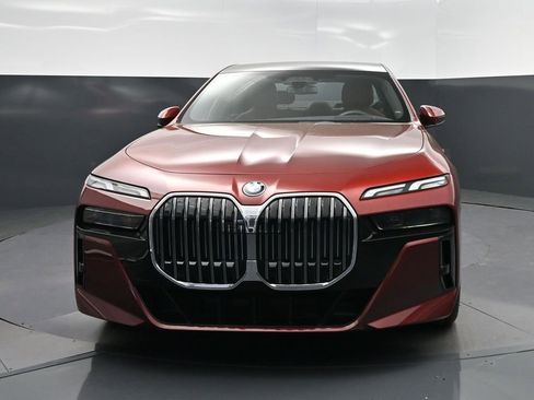 Certified 2025 BMW 740i RWD image 10