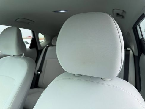 Used 2025 Hyundai Kona SEL FWD image 14