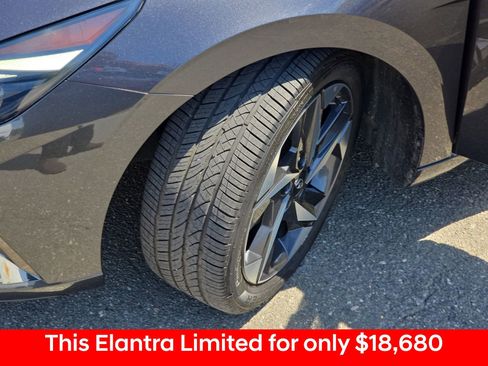 Used 2022 Hyundai Elantra Limited FWD image 39