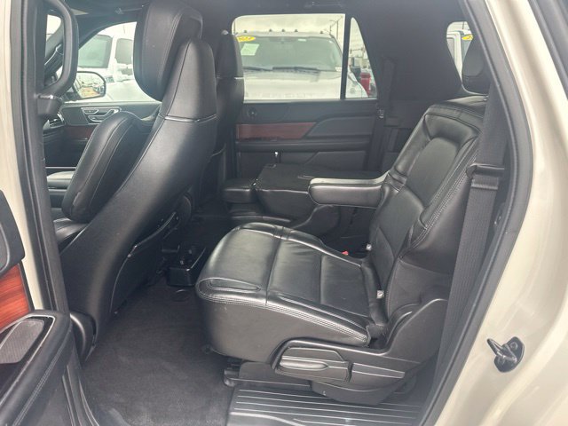 Used 2021 Lincoln Navigator L Reserve AWD/4WD image 7
