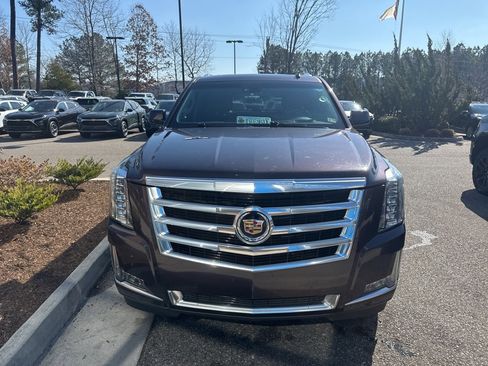 Used 2015 Cadillac Escalade ESV Luxury image 2