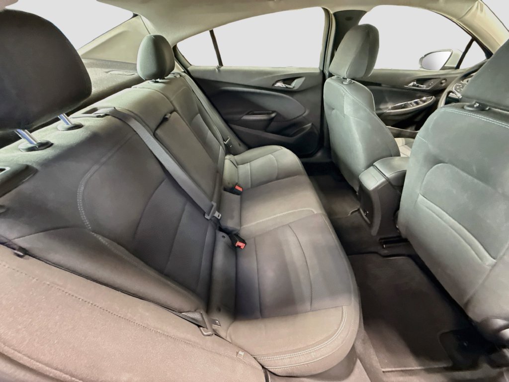 Used 2018 Chevrolet Cruze LT w/ Convenience Package FWD image 25