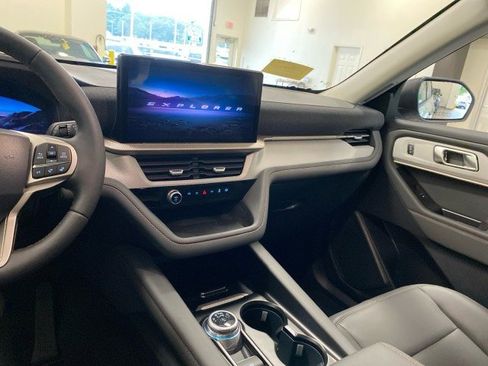 New 2025 Ford Explorer Active w/ Active Comfort Package image 15