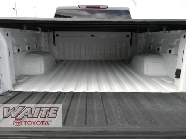 Used 2023 Chevrolet Silverado 1500 LTZ AWD/4WD image 4