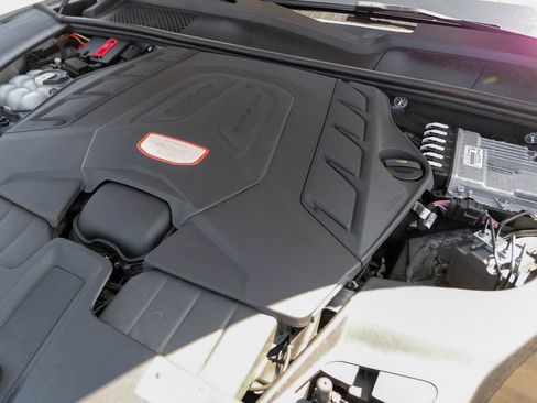 Used 2023 Porsche Cayenne Turbo AWD/4WD image 50