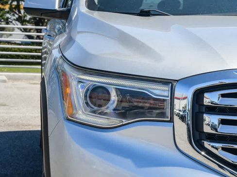 Used 2018 GMC Acadia SLT FWD image 4