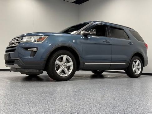Certified 2018 Ford Explorer XLT w/ Equipment Group 202A FWD image 5