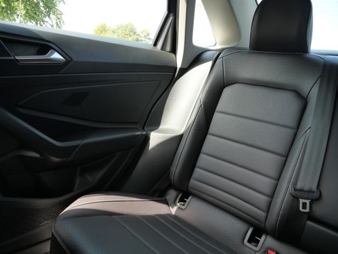 Certified 2024 Volkswagen Jetta SE image 12