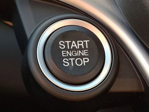 Used 2018 Alfa Romeo Giulia AWD image 21