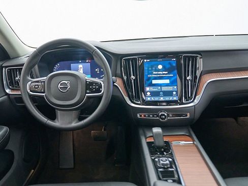 Certified 2024 Volvo S60 B5 Plus AWD/4WD image 23