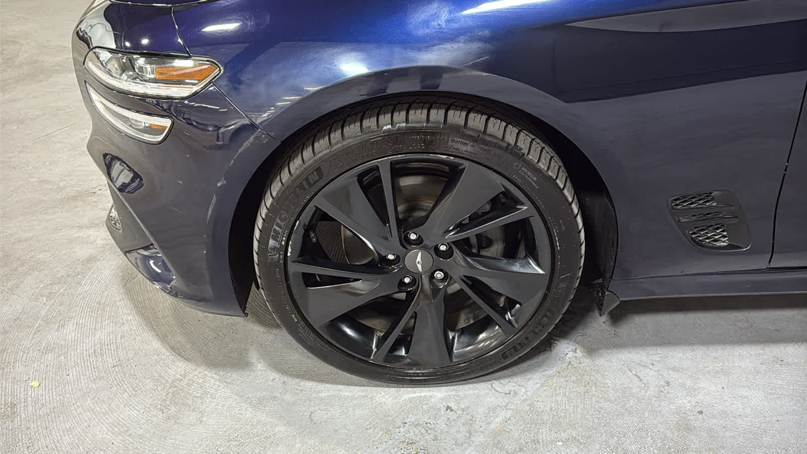 Used 2023 Genesis G70 2.0T w/ Sport Prestige Package AWD/4WD image 8