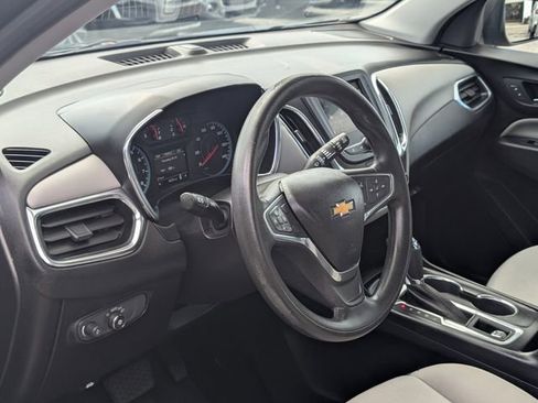 Used 2019 Chevrolet Equinox LS FWD image 12