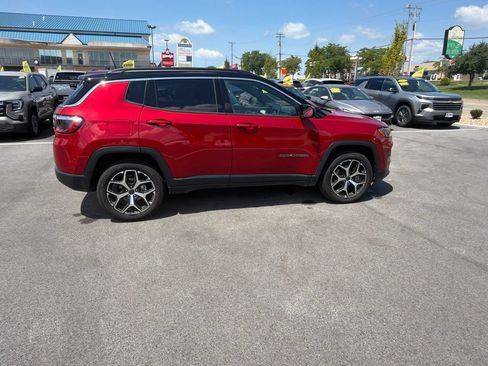 Used 2025 Jeep Compass Limited AWD/4WD image 11