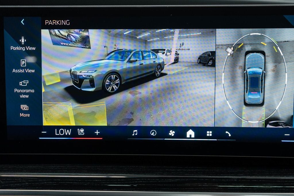 Used 2026 BMW 740i xDrive AWD/4WD image 27