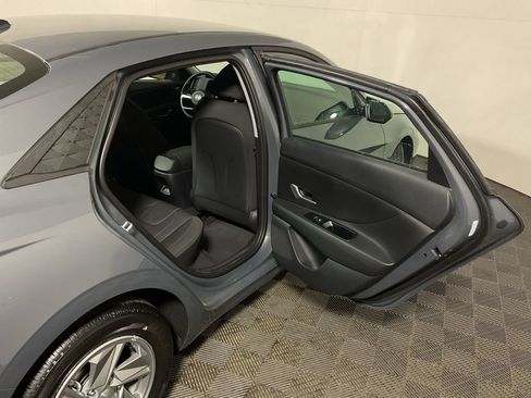 New 2026 Hyundai Elantra SE FWD image 32