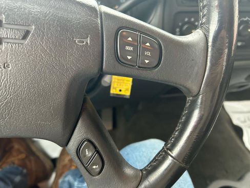 Used 2006 Chevrolet Silverado 1500 LT w/ Light Duty Power Package image 16