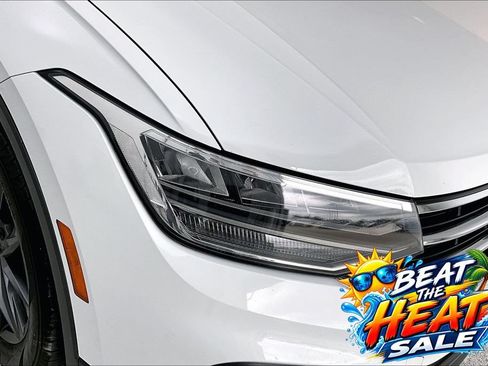 Used 2022 Volkswagen Tiguan SE FWD image 40