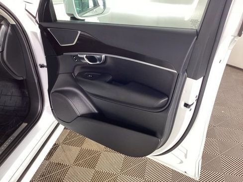Used 2019 Volvo XC90 T6 Momentum w/ Advanced Package image 21