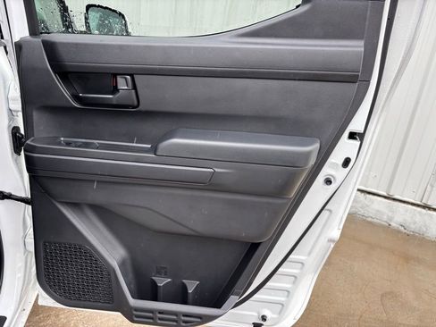 Used 2025 Toyota Tacoma SR5 image 31