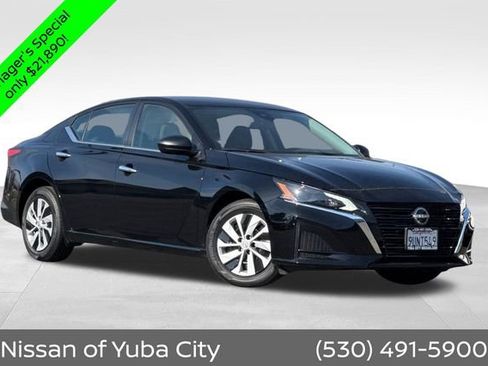 Certified 2025 Nissan Altima 2.5 S image 1