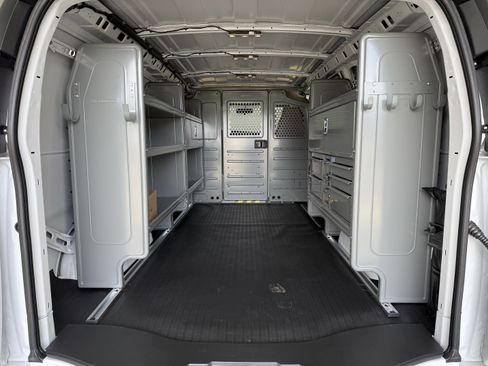 New 2025 Chevrolet Express 3500 w/ Driver Convenience Package image 35