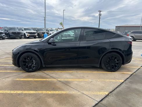 Used 2021 Tesla Model Y Long Range image 6