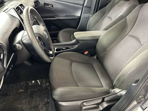 Used 2021 Toyota Prius LE image 21