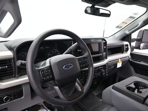 New 2026 Ford F250 XL w/ F-250 >10K GVWR Package AWD/4WD image 25