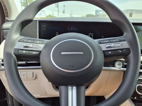 New 2025 Hyundai Tucson SEL image 12