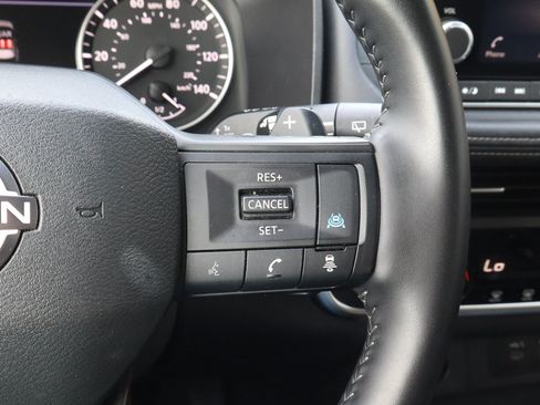 Used 2025 Nissan Rogue SV FWD image 26