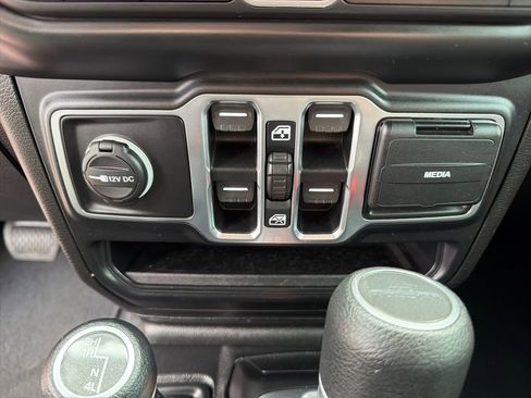 Used 2020 Jeep Gladiator Sport w/ Quick Order Package 24S image 34