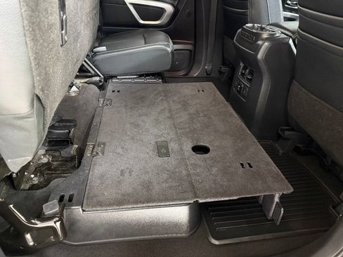 Used 2018 Nissan Titan PRO-4X w/ Pro-4x Convenience Package AWD/4WD image 45