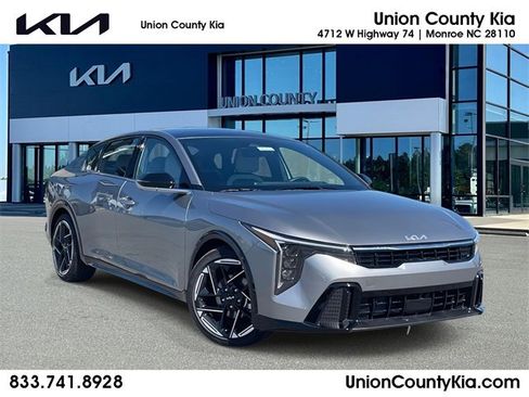 New 2025 Kia K4 GT-Line image 1