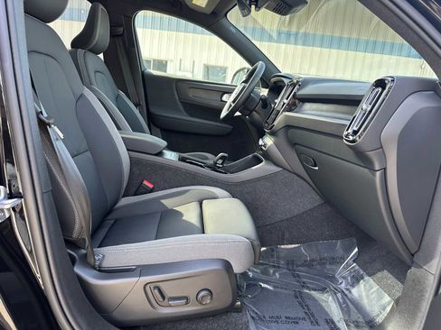 Used 2025 Volvo EX40 Plus w/ Climate Package RWD image 10