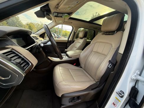 Used 2018 Land Rover Range Rover Sport HSE AWD/4WD image 13