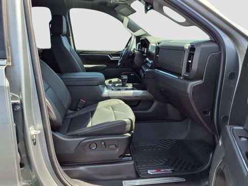 Used 2025 Chevrolet Silverado 1500 LTZ image 17