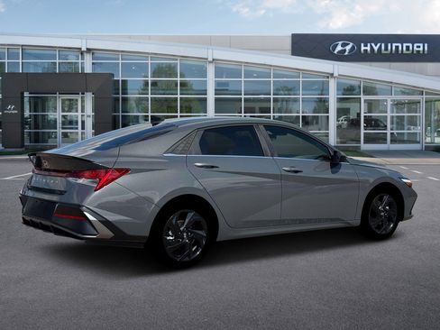 New 2026 Hyundai Elantra SEL Sport Premium image 8