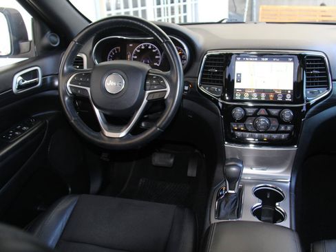 Used 2020 Jeep Grand Cherokee Laredo w/ Quick Order Package 2BN North AWD/4WD image 9