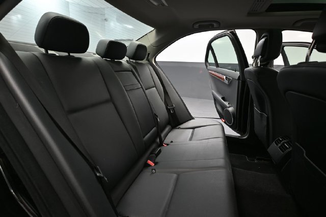 Used 2011 Mercedes-Benz C 300 4MATIC Sedan image 33