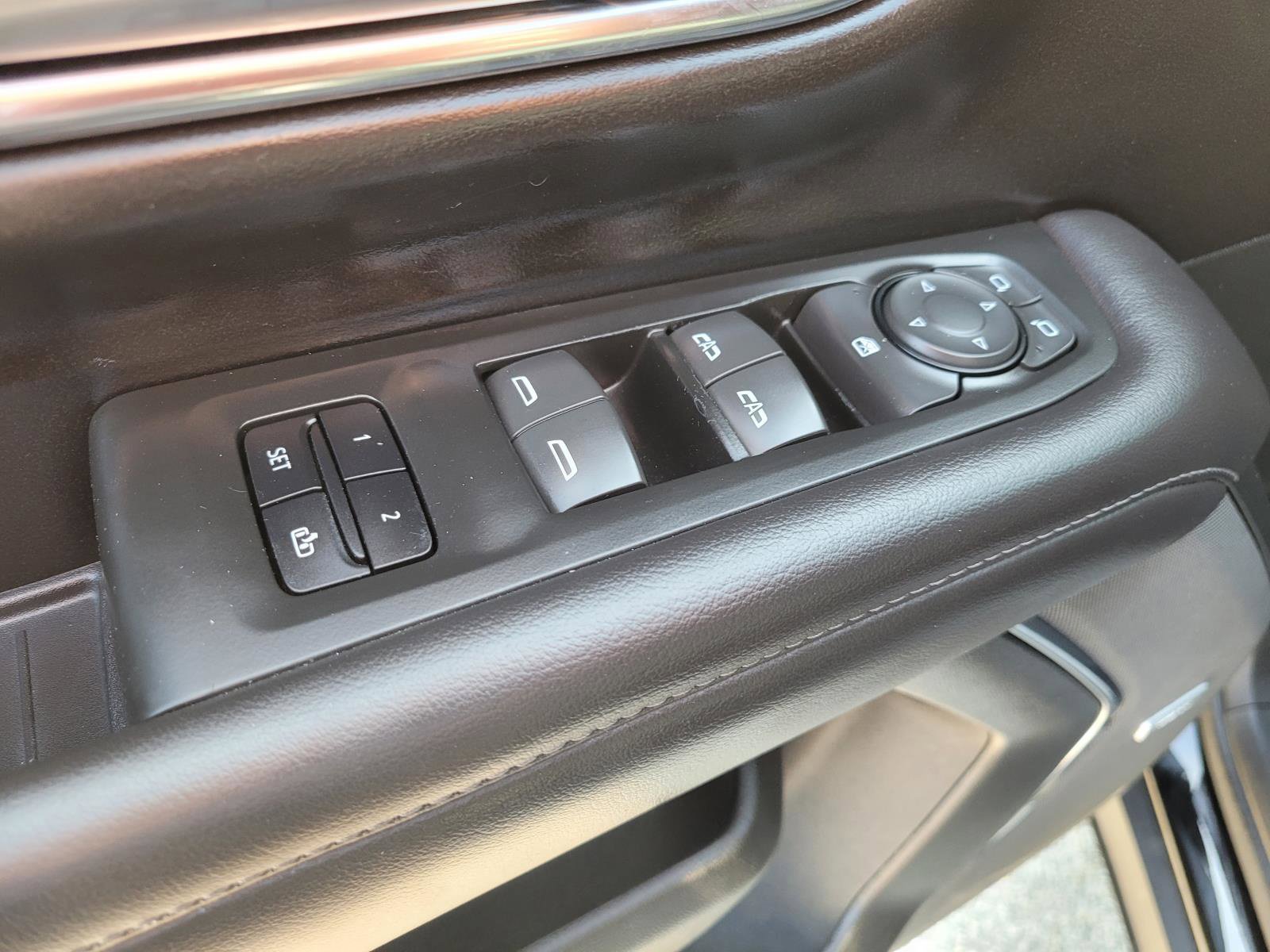 Used 2022 Chevrolet Suburban LT RWD image 20