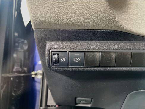 Used 2025 Toyota Corolla LE FWD image 10