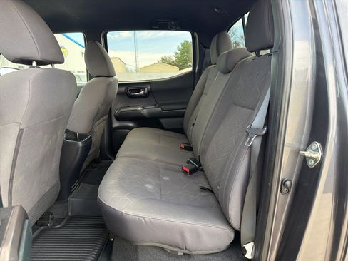 Used 2017 Toyota Tacoma TRD Off-Road w/ Tow Package (A/T) image 19