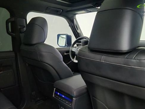 Used 2024 Lexus GX 550 w/ Accessory Package (31) AWD/4WD image 27