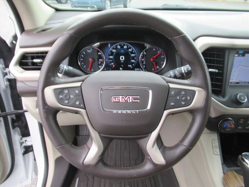 Used 2019 GMC Acadia Denali w/ Technology Package image 18