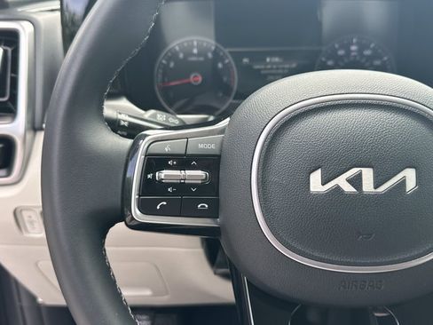 Certified 2022 Kia Sorento S w/ Panoramic Sunroof Package FWD image 29