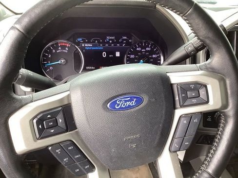 Used 2022 Ford F350 Lariat image 16