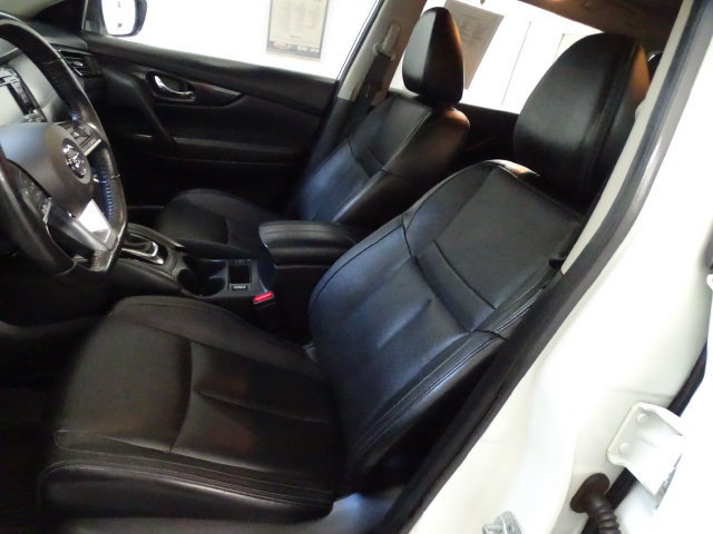 Used 2018 Nissan Rogue SL w/ Premium Package AWD/4WD image 2