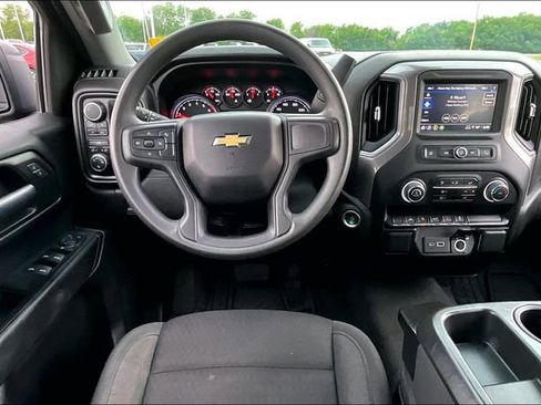 Used 2023 Chevrolet Silverado 1500 Custom AWD/4WD image 9